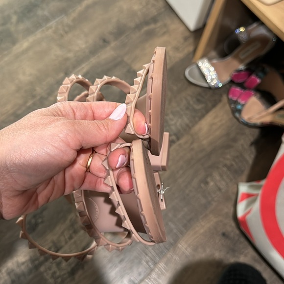 Steve Madden Soft Silicone Like Comfy Sole Studded Chunk Sandal Heels - Picture 10 of 10